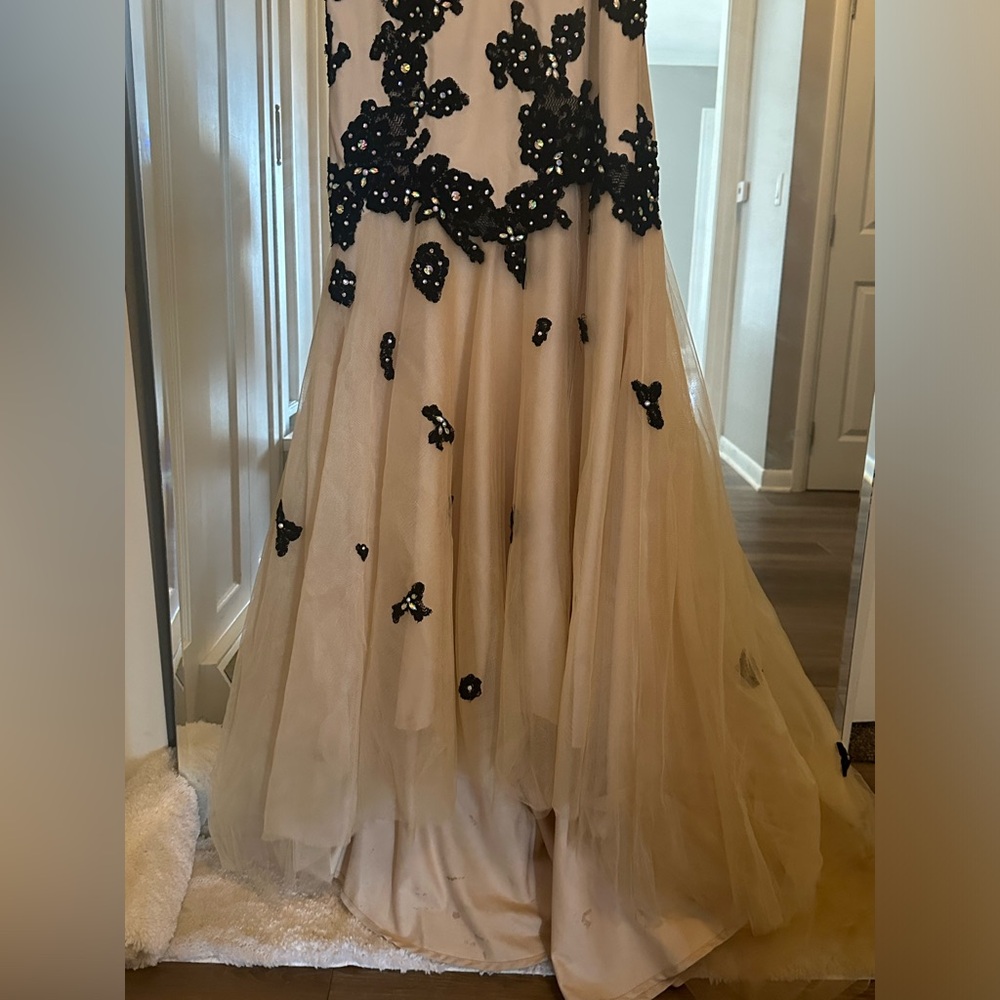 Nude and black gown mesh low cut front prom dress - Picture 4 of 15